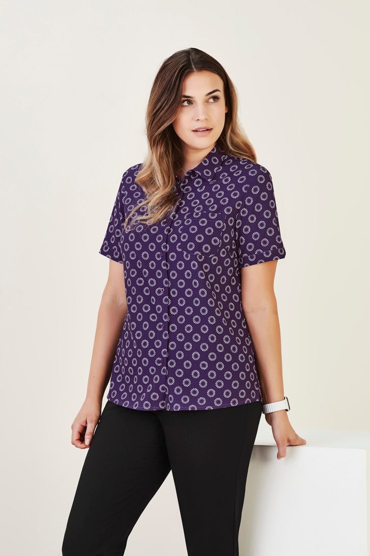 Easy Stretch Daisy Print Short Sleeve Shirt