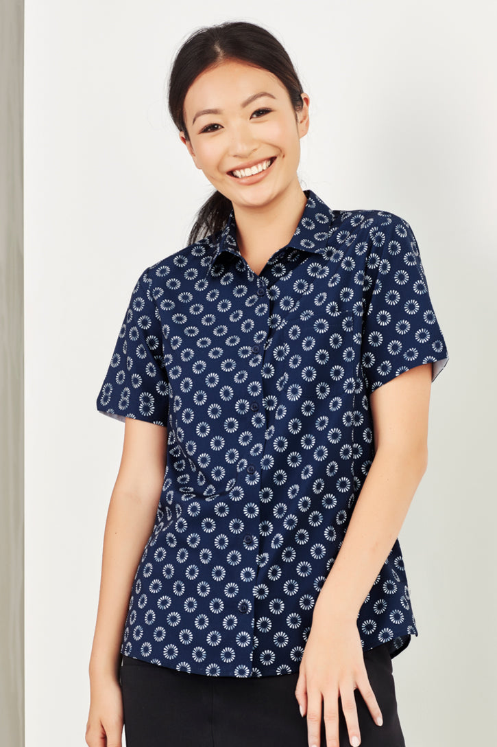 Bizcare Easy Stretch Daisy Print Short Sleeve Shirt