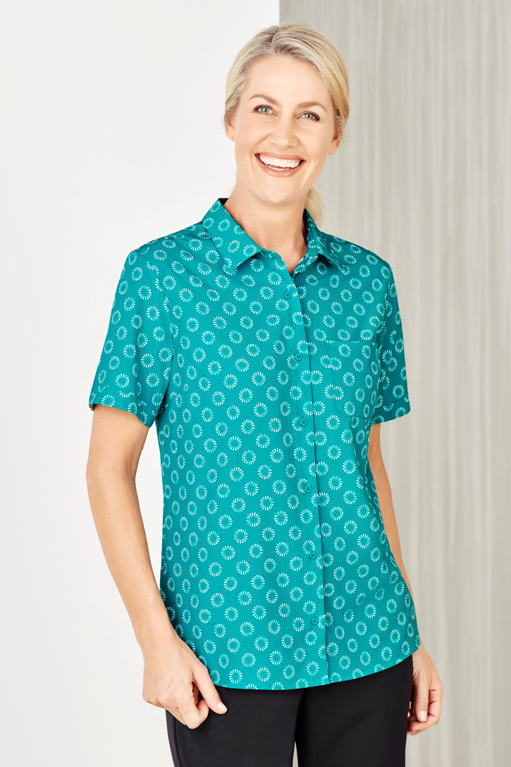 Bizcare Easy Stretch Daisy Print Short Sleeve Shirt
